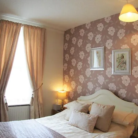 Lindisfarne House *